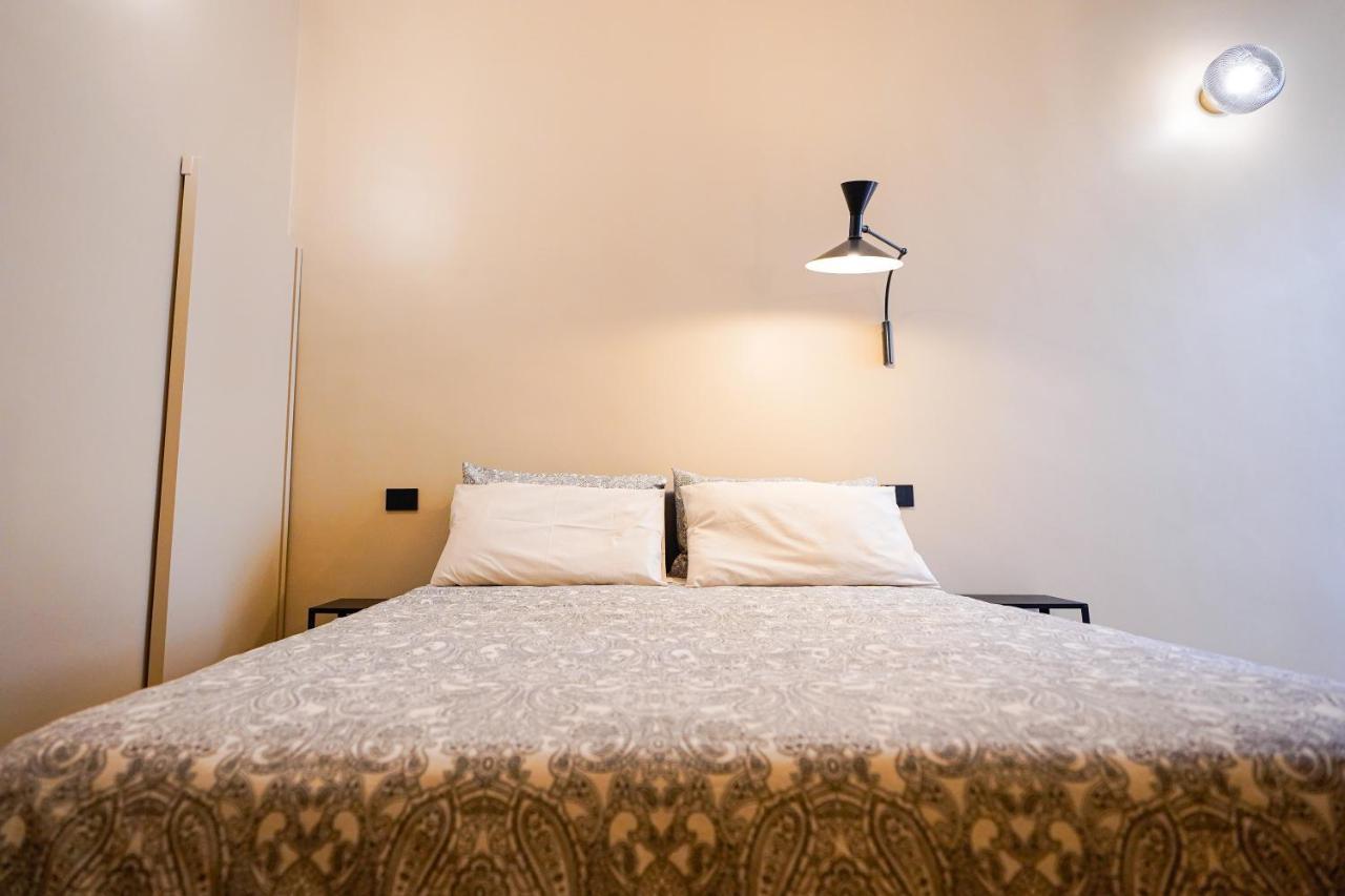 Meh Luxury Apartment City Centre Bari Buitenkant foto
